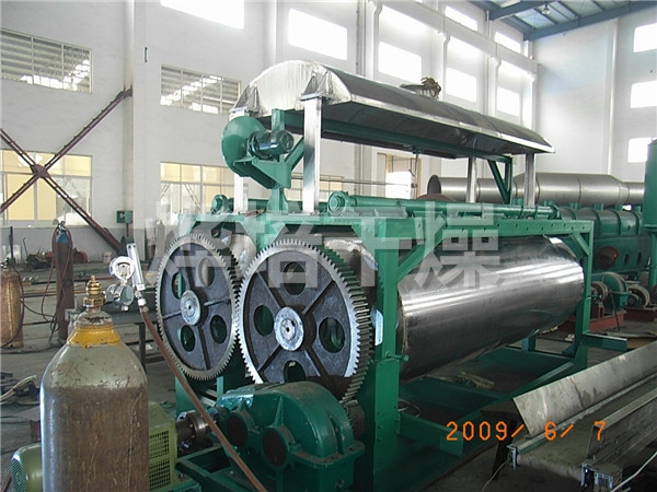 滚筒刮板干燥机